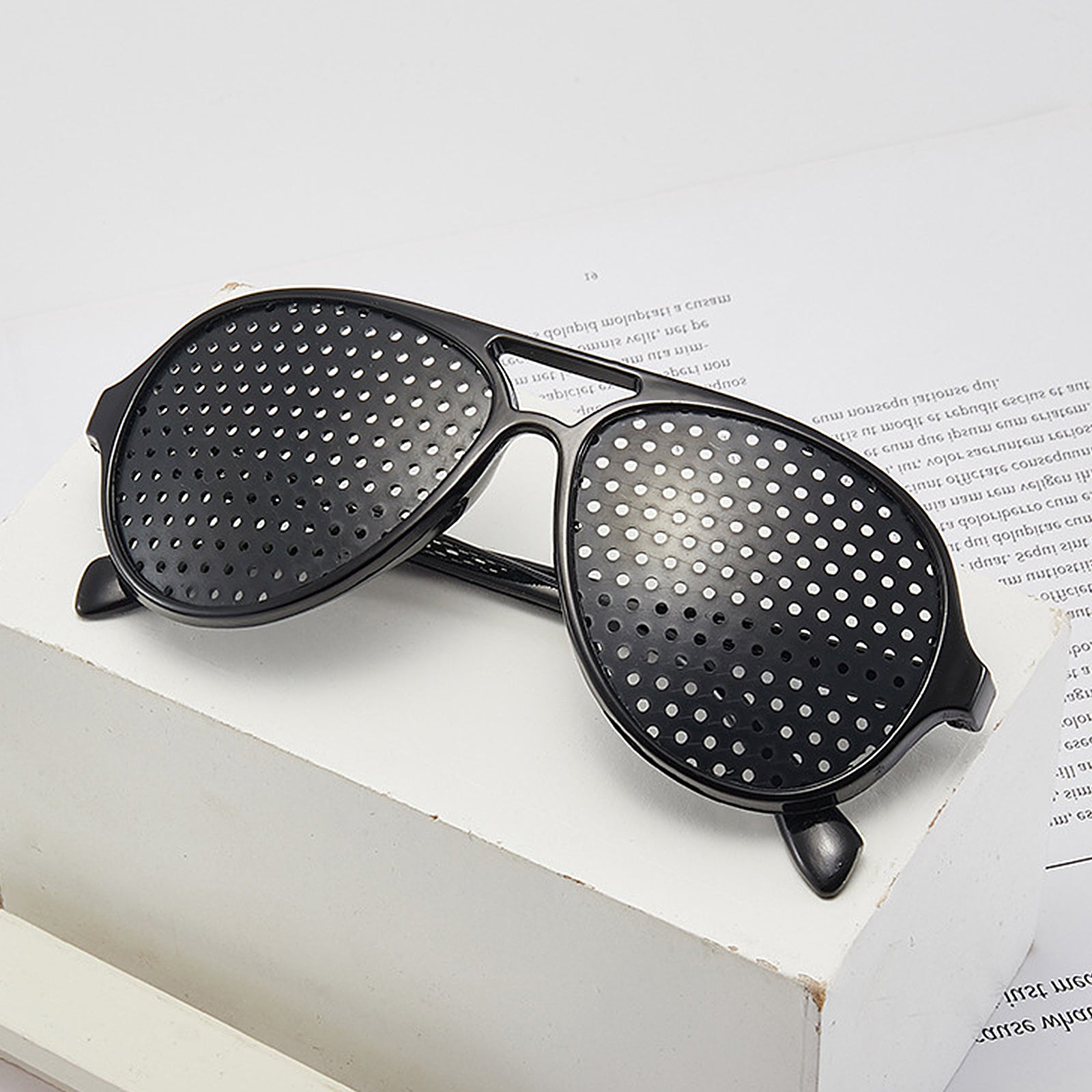Full-Rim Pin-Hole Rest Glasses