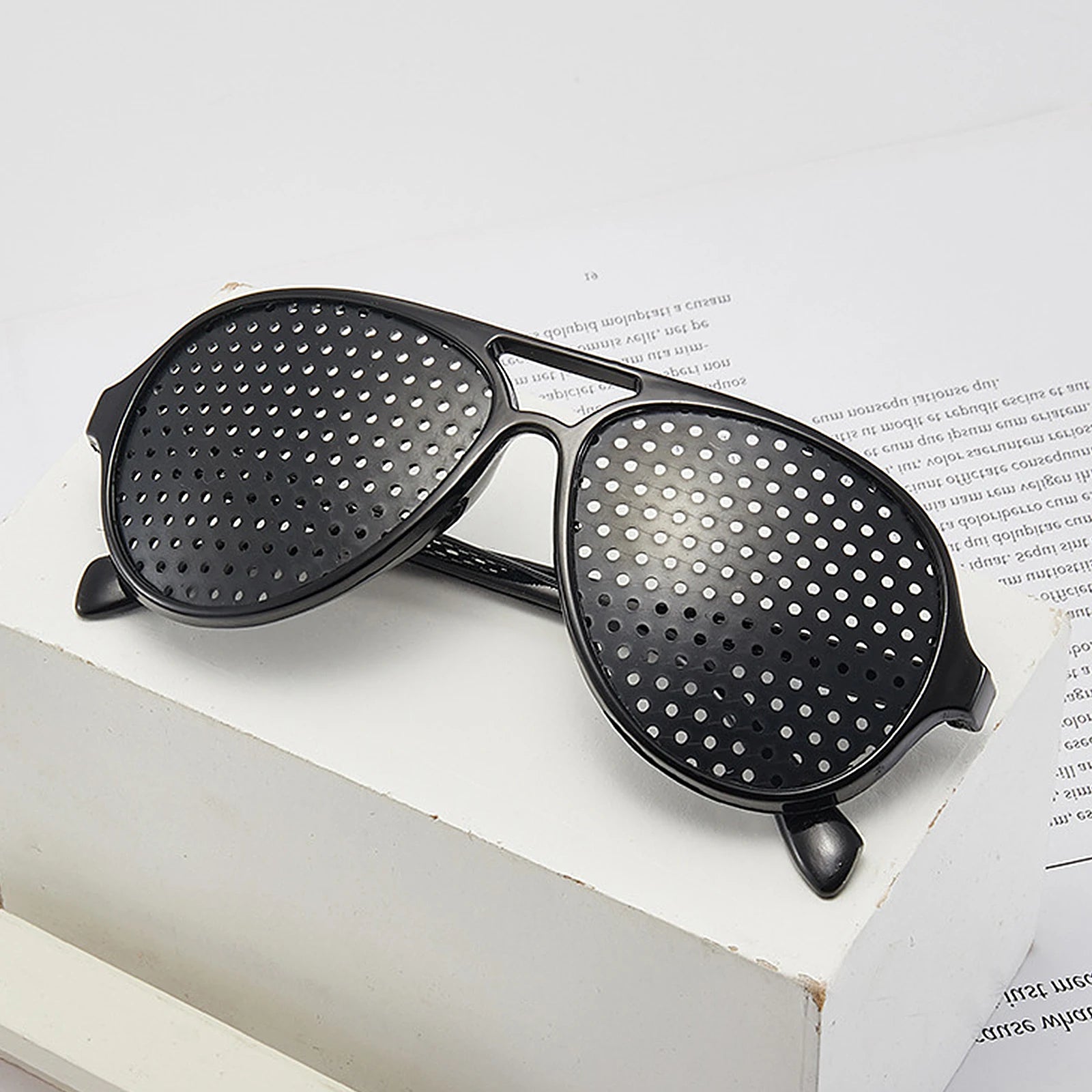Full-Rim Pin-Hole Rest Glasses
